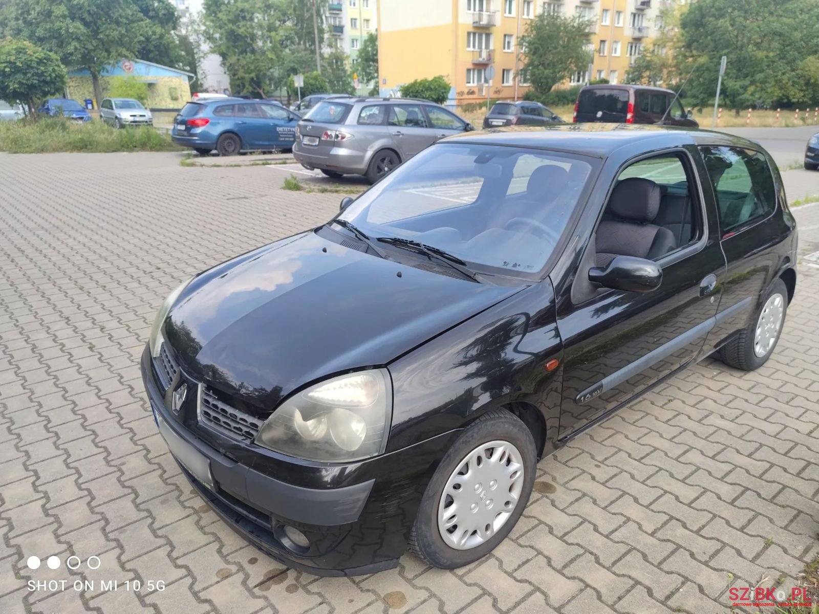 2002' Renault Clio photo #1