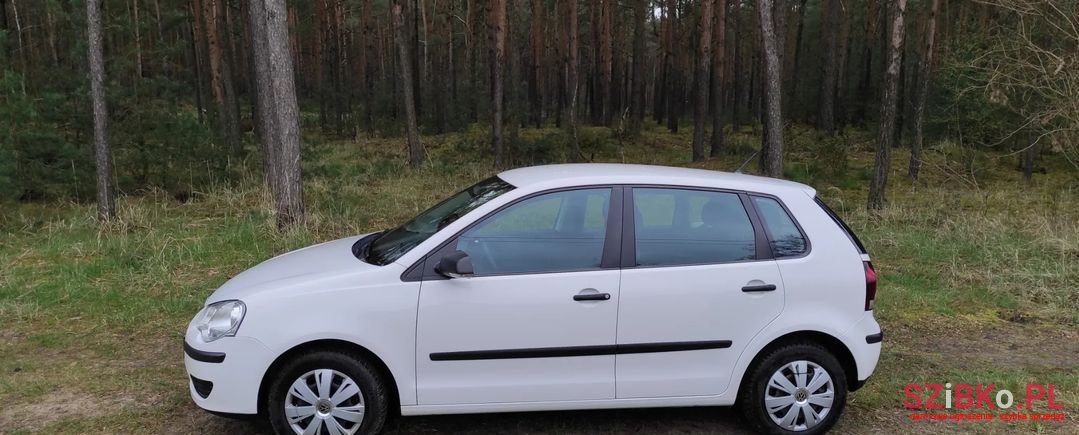 2008' Volkswagen Polo photo #3