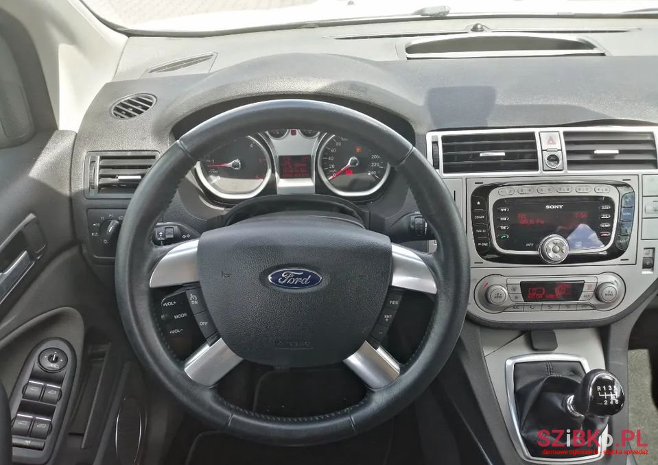 2012' Ford Kuga photo #5