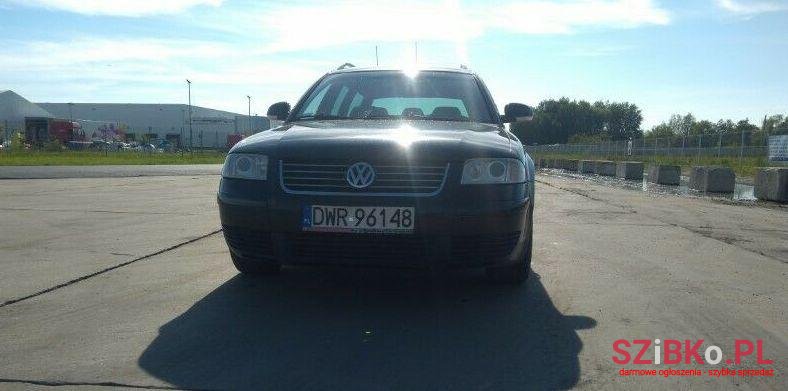 2004' Volkswagen Passat photo #3