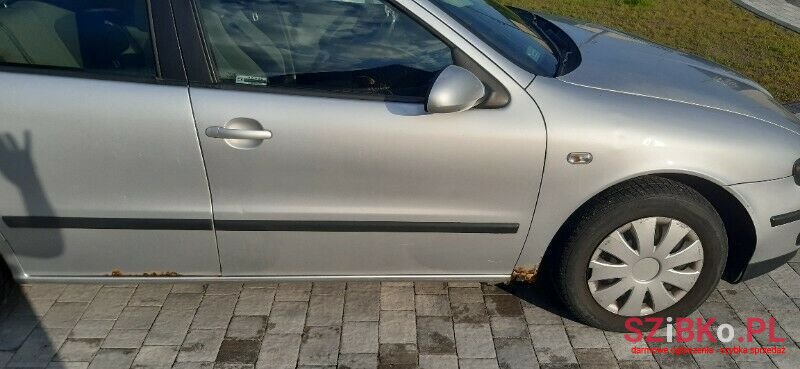 2004' SEAT Toledo photo #4