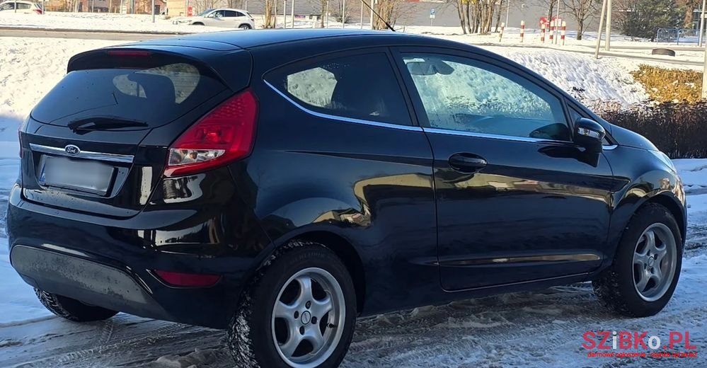 2011' Ford Fiesta 1.4 Titanium photo #4
