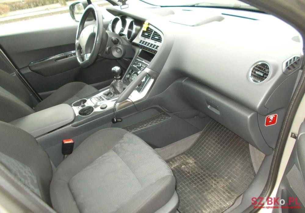 2011' Peugeot 3008 photo #2