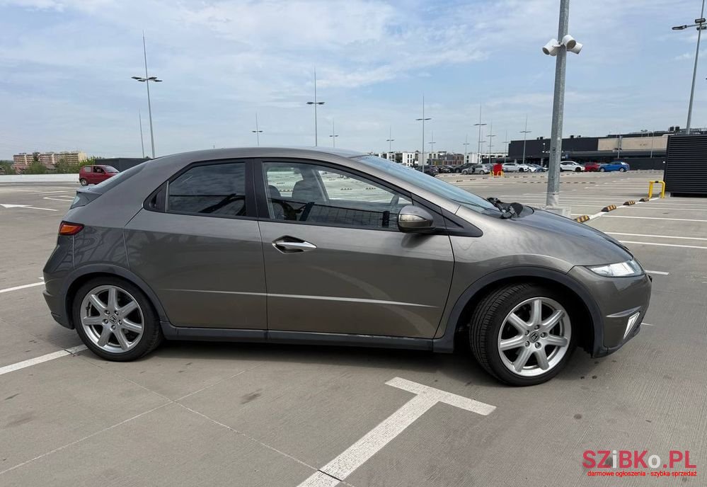 2008' Honda Civic 1.8I-Vtec Sport photo #3