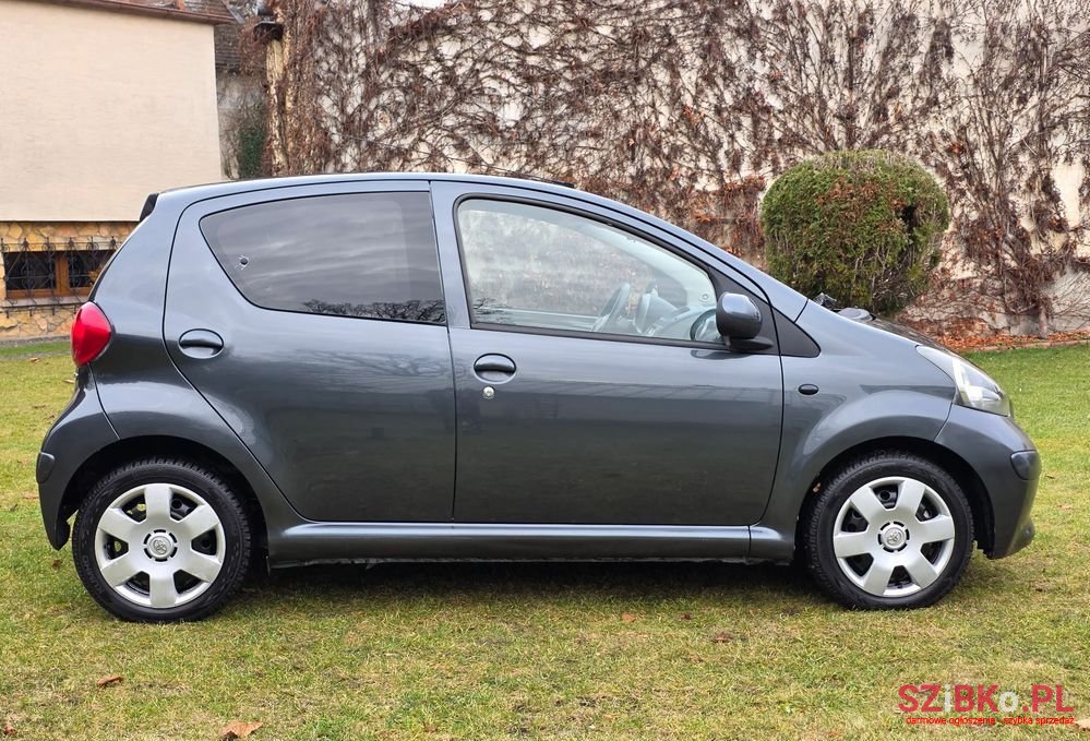 2006' Toyota Aygo 1.0 Vvt-I Premium photo #4
