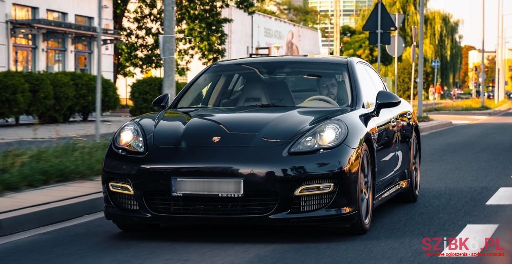 2011' Porsche Panamera Turbo Pdk photo #2