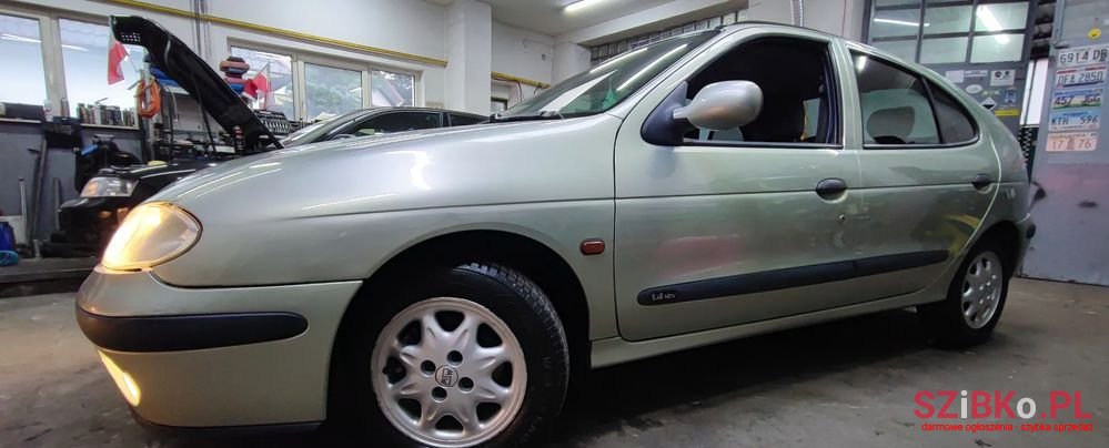 2002' Renault Megane photo #2