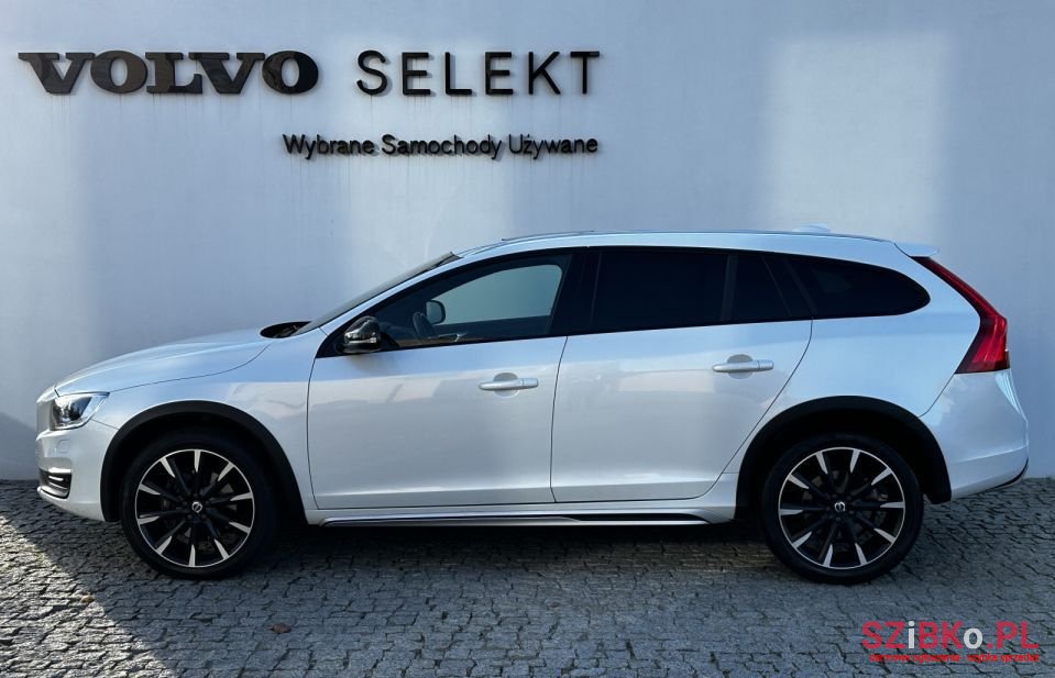 2017' Volvo V60 photo #2