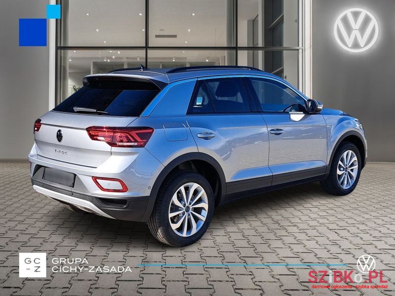 2024' Volkswagen T-Roc photo #4