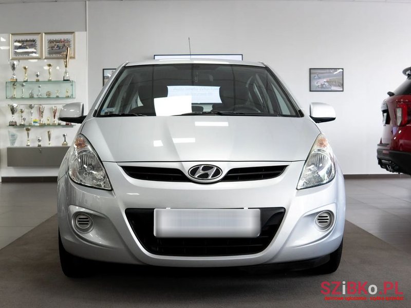 2009' Hyundai i20 1.2 Classic photo #2