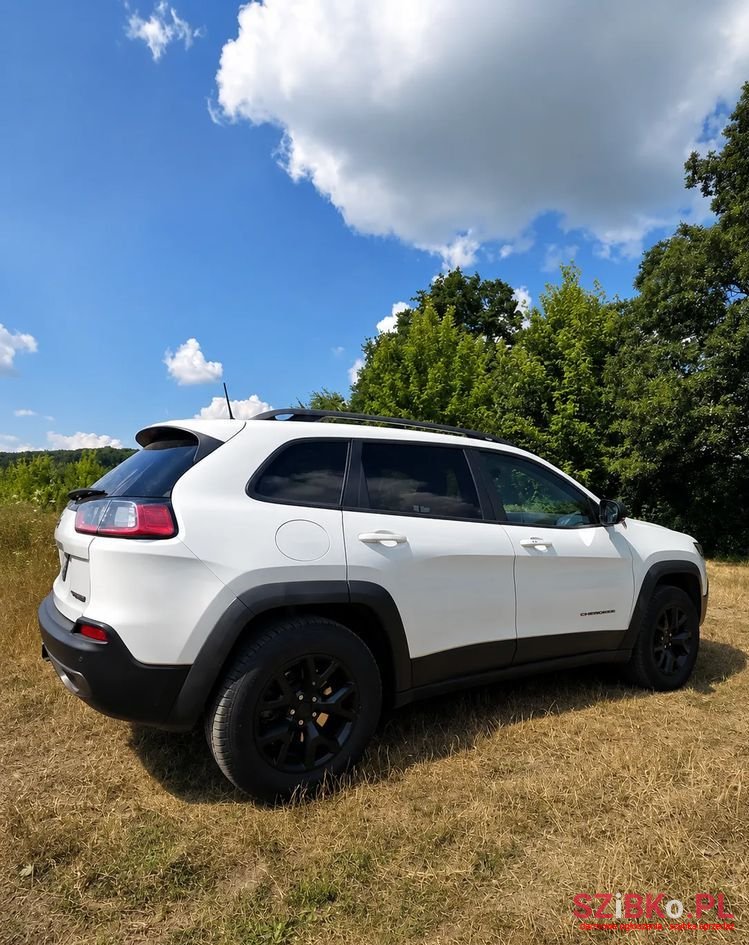 2019' Jeep Cherokee photo #5