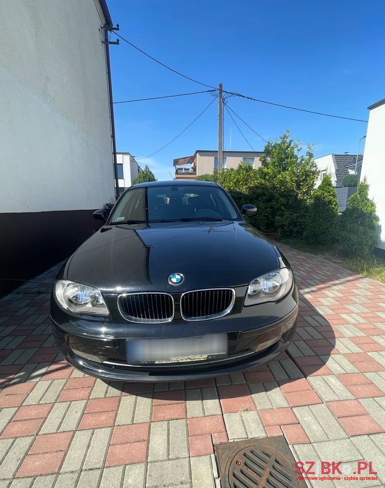 2009' BMW 1 Series photo #1