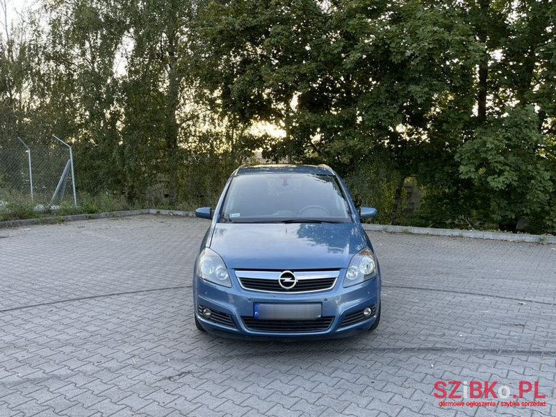 2007' Opel Zafira photo #2