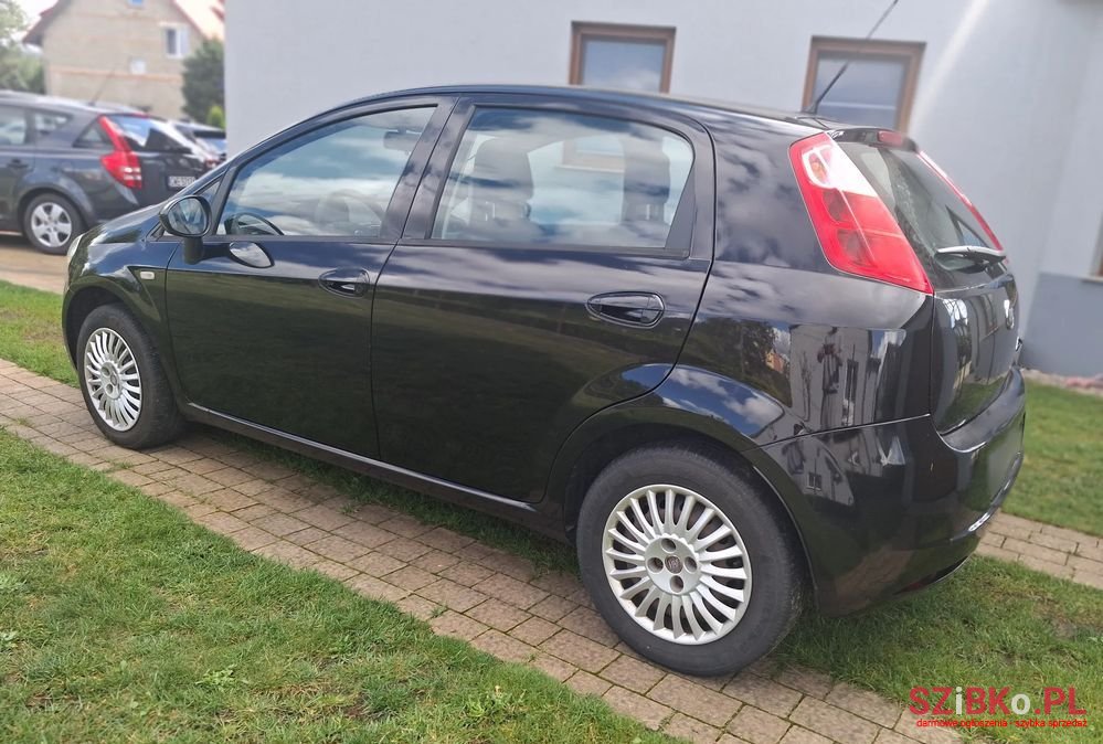 2009' Fiat Punto photo #4