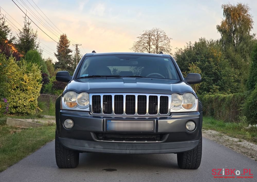 2006' Jeep Grand Cherokee photo #2