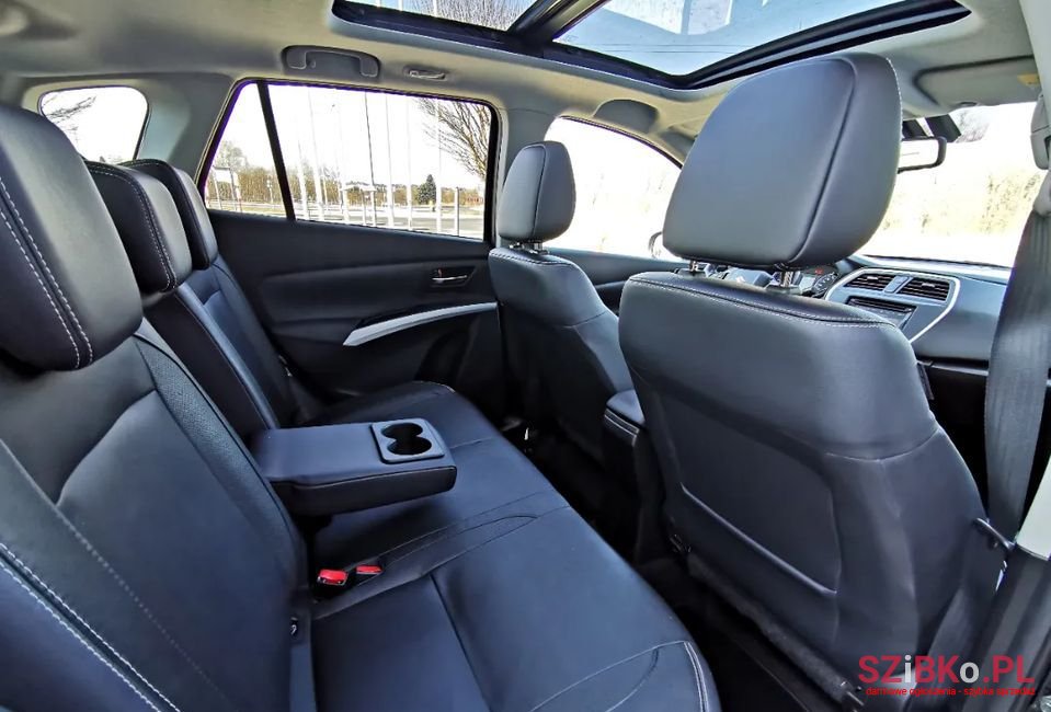 2015' Suzuki Sx4 S-Cross photo #6