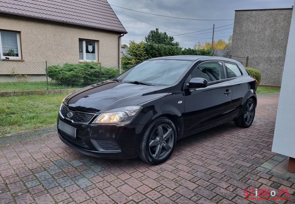 2012' Kia Proceed photo #4