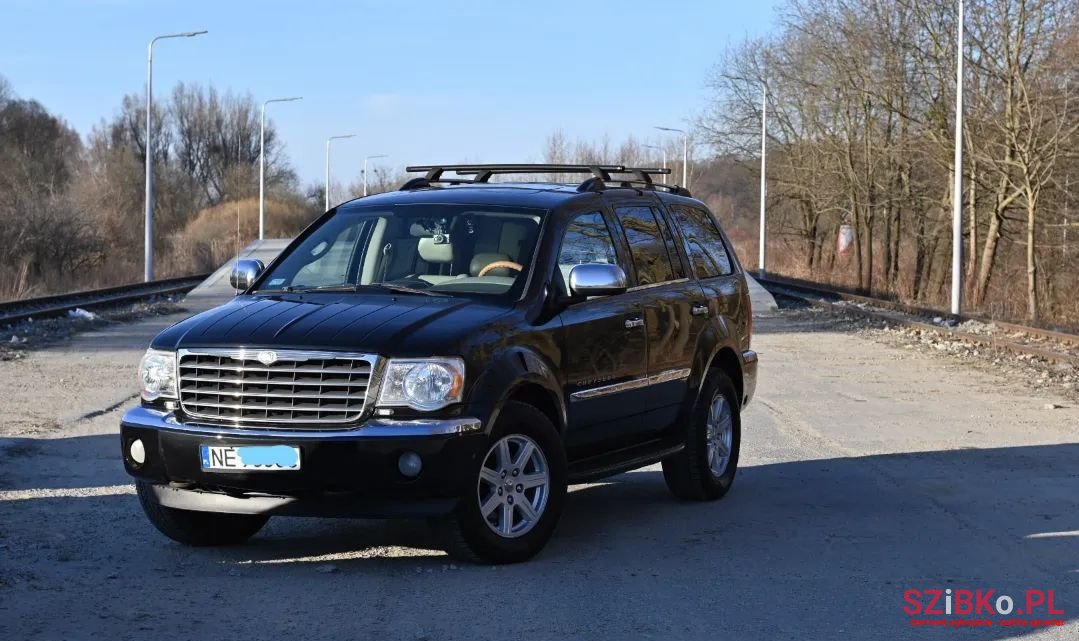 2007' Chrysler Aspen photo #2