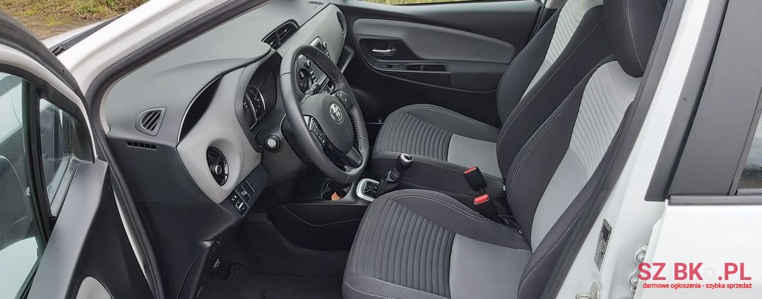 2018' Toyota Yaris photo #6