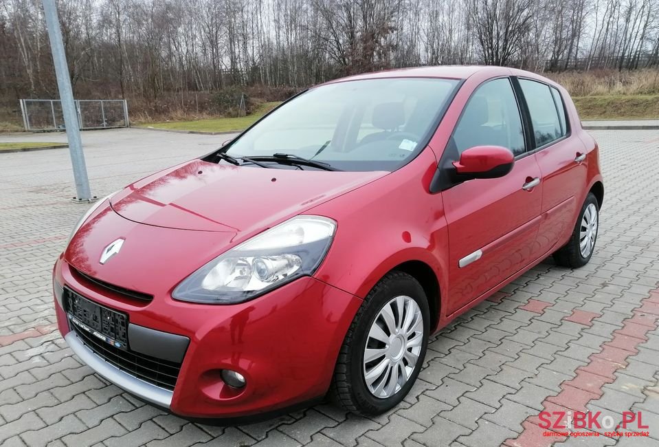 2009' Renault Clio photo #1