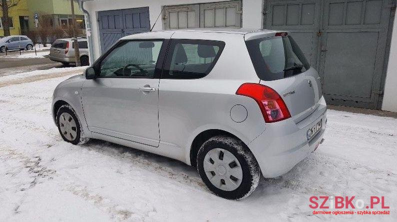 2010' Suzuki Swift photo #1