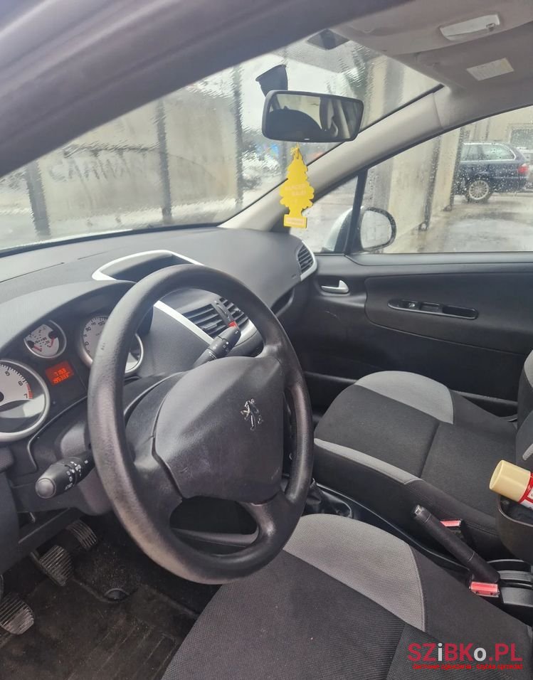 2009' Peugeot 207 1.4 16V Trendy photo #4