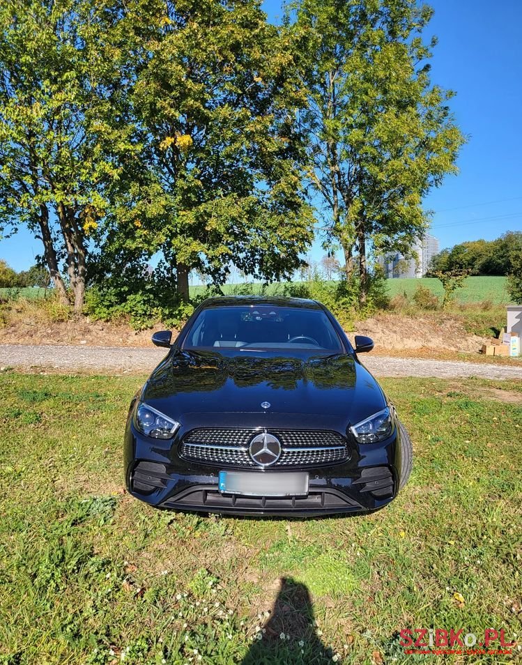 2020' Mercedes-Benz E-Class photo #2