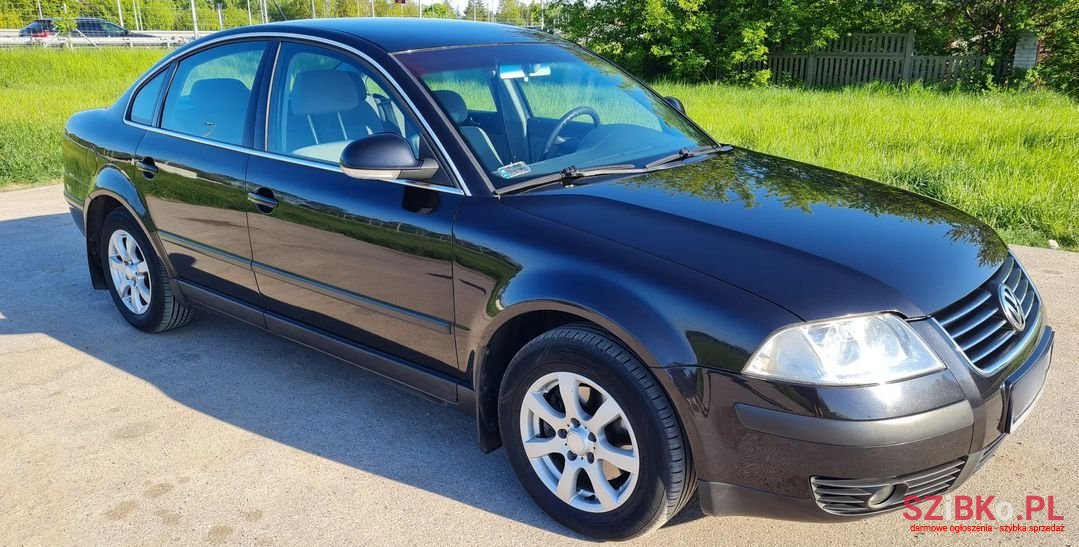 2003' Volkswagen Passat photo #2