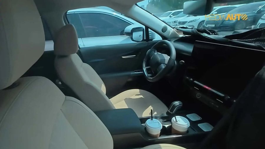 Bigger Hyundai Tucson Spied With Massive Screen