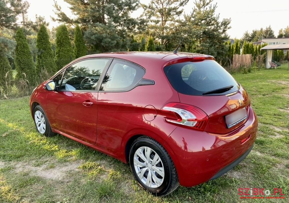 2013' Peugeot 208 photo #4