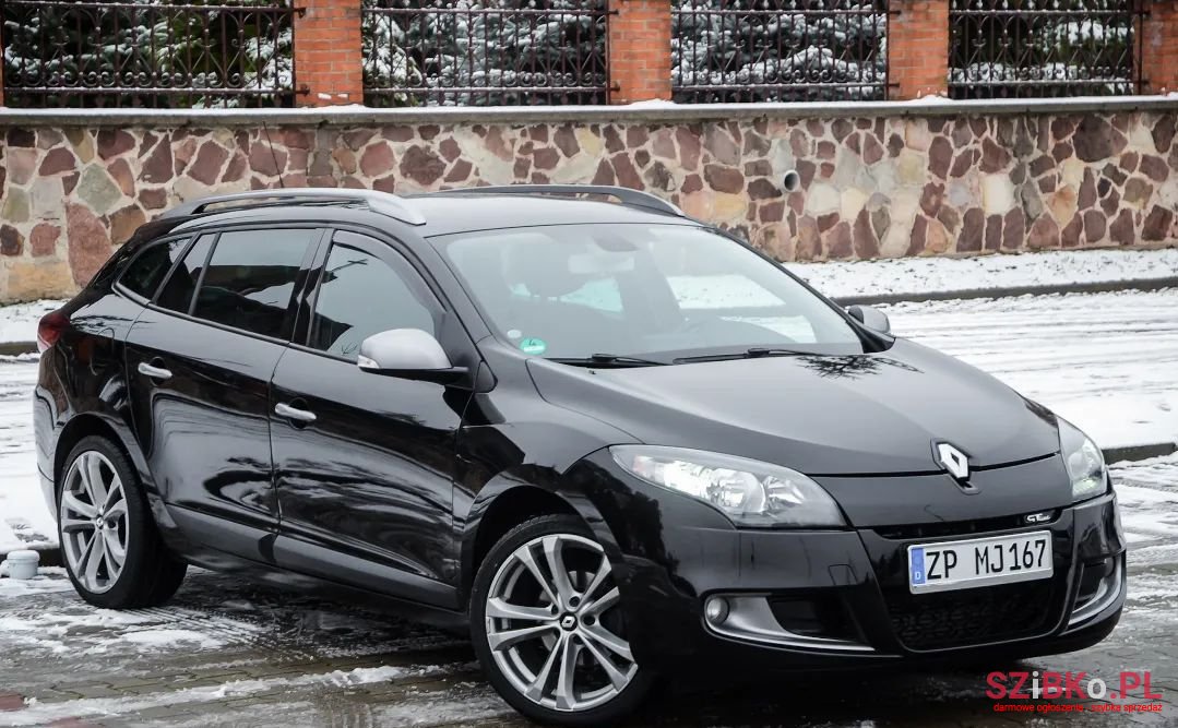 2011' Renault Megane photo #3
