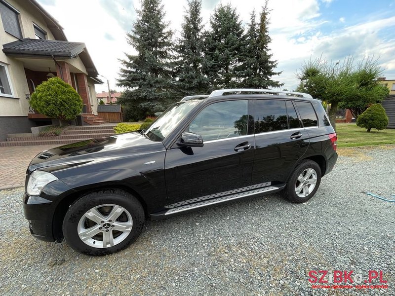 2011' Mercedes-Benz GLK photo #3