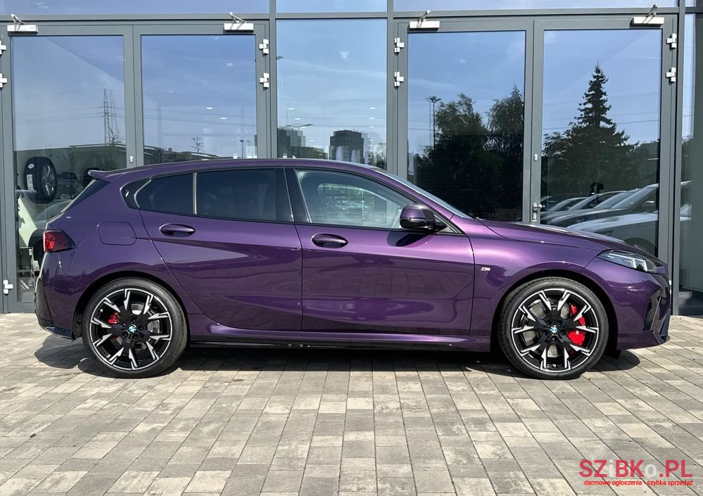 2024' BMW 1 Series photo #3