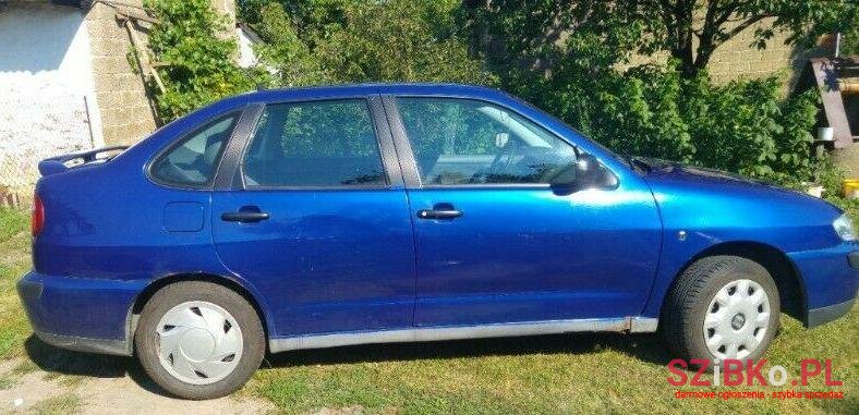 1999' SEAT Cordoba photo #1