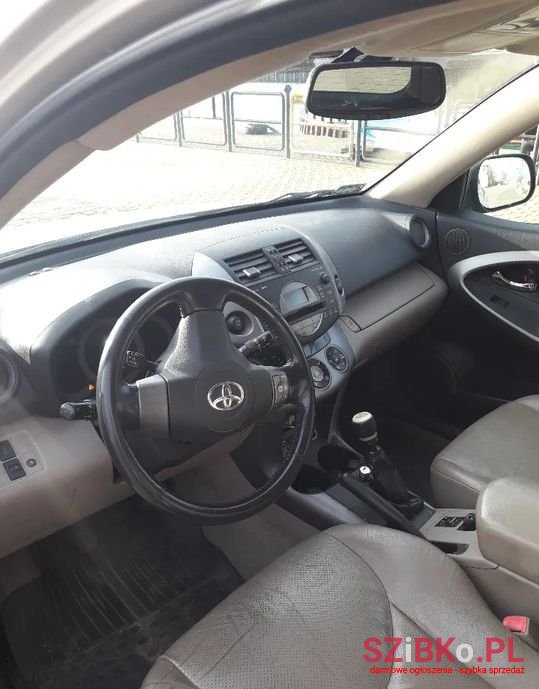 2006' Toyota RAV4 photo #4