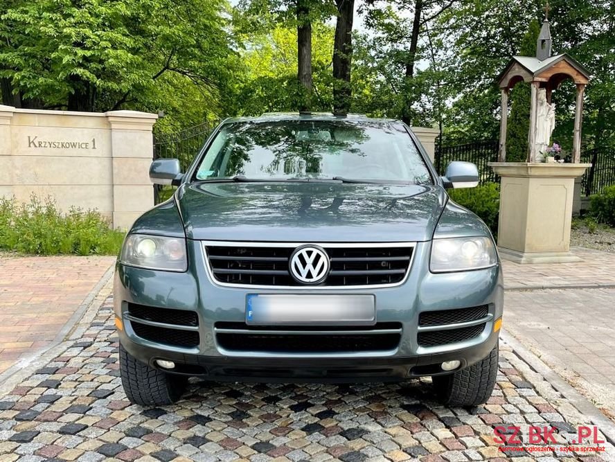 2004' Volkswagen Touareg photo #2