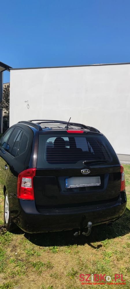 2007' Kia Carens photo #2