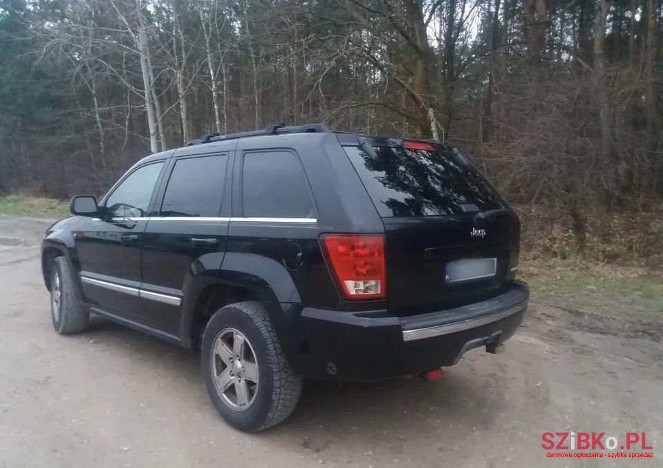 2005' Jeep Grand Cherokee photo #2