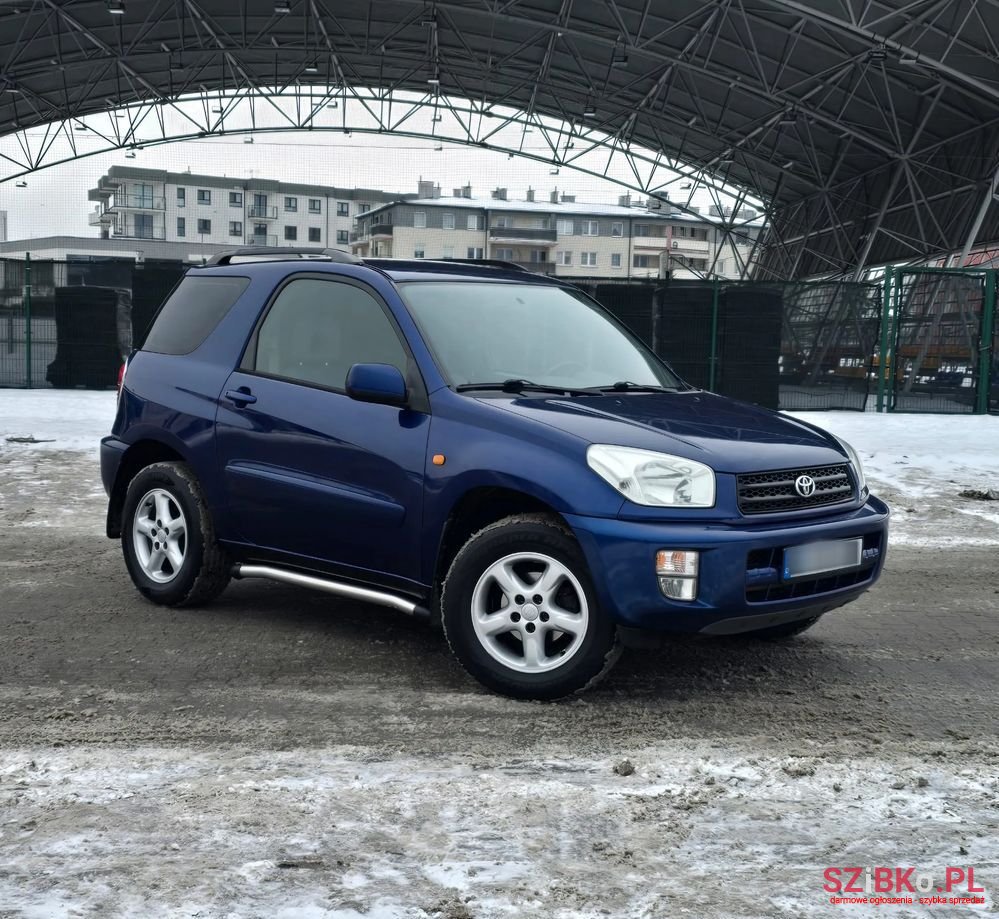 2003' Toyota RAV4 4X2 Edition photo #3