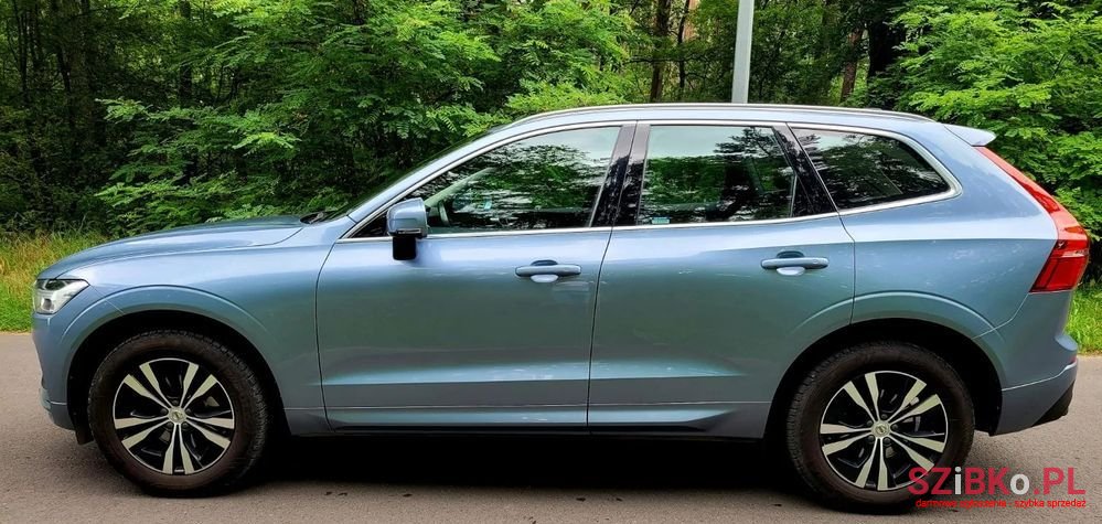 2020' Volvo Xc 60 D4 Momentum photo #3