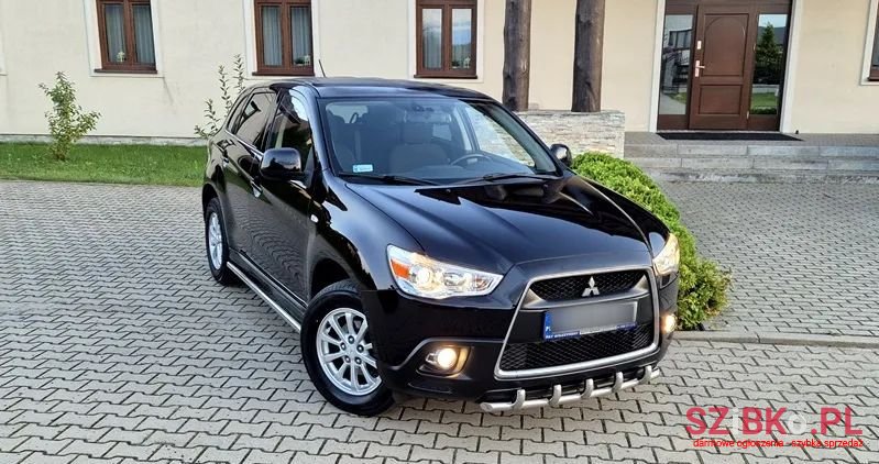 2011' Mitsubishi ASX photo #2