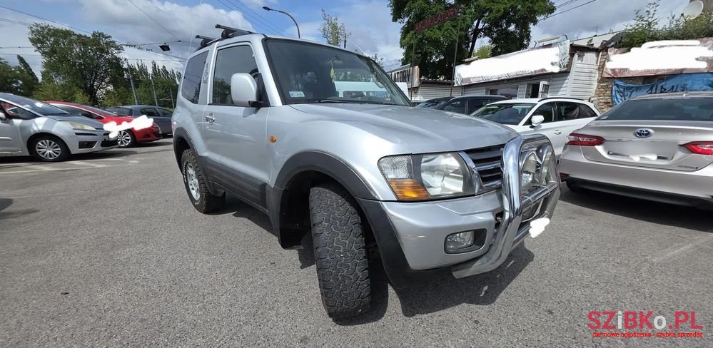 2000' Mitsubishi Pajero photo #3