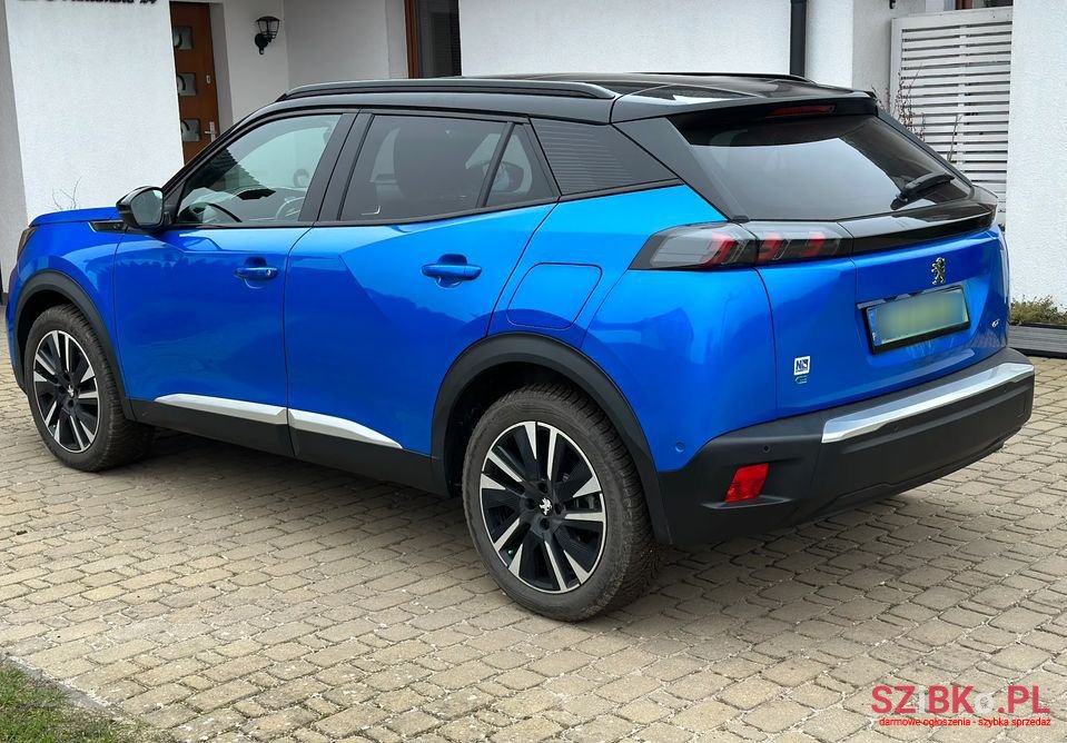 2020' Peugeot 2008 photo #2