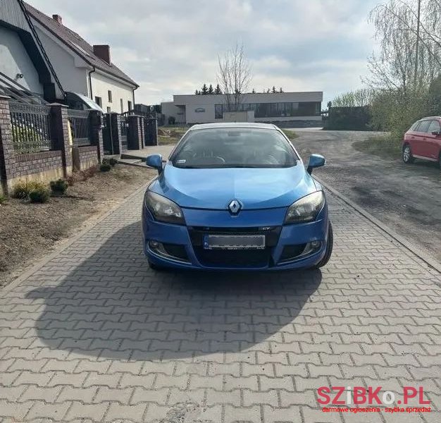 2011' Renault Megane photo #5