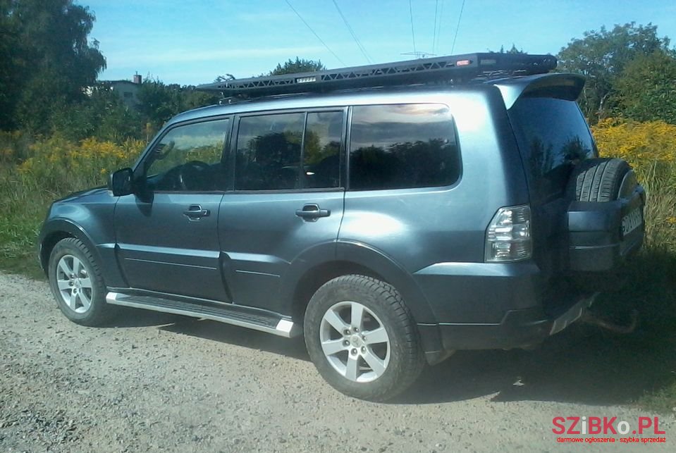 2008' Mitsubishi Pajero photo #3