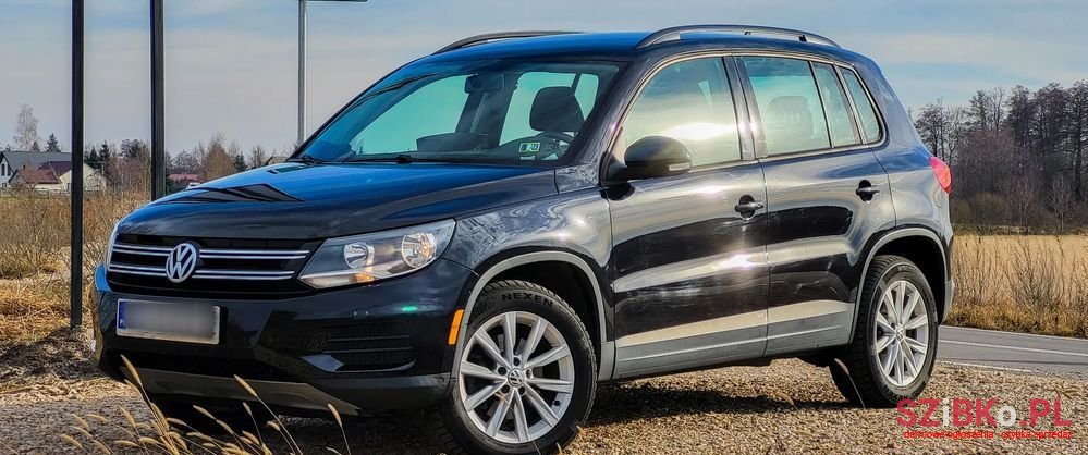 2018' Volkswagen Tiguan photo #2
