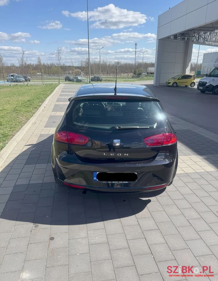 2010' SEAT Leon photo #3