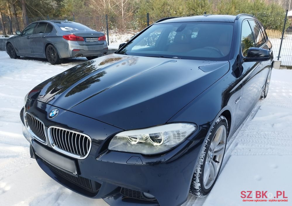 2011' BMW 5 Series photo #2