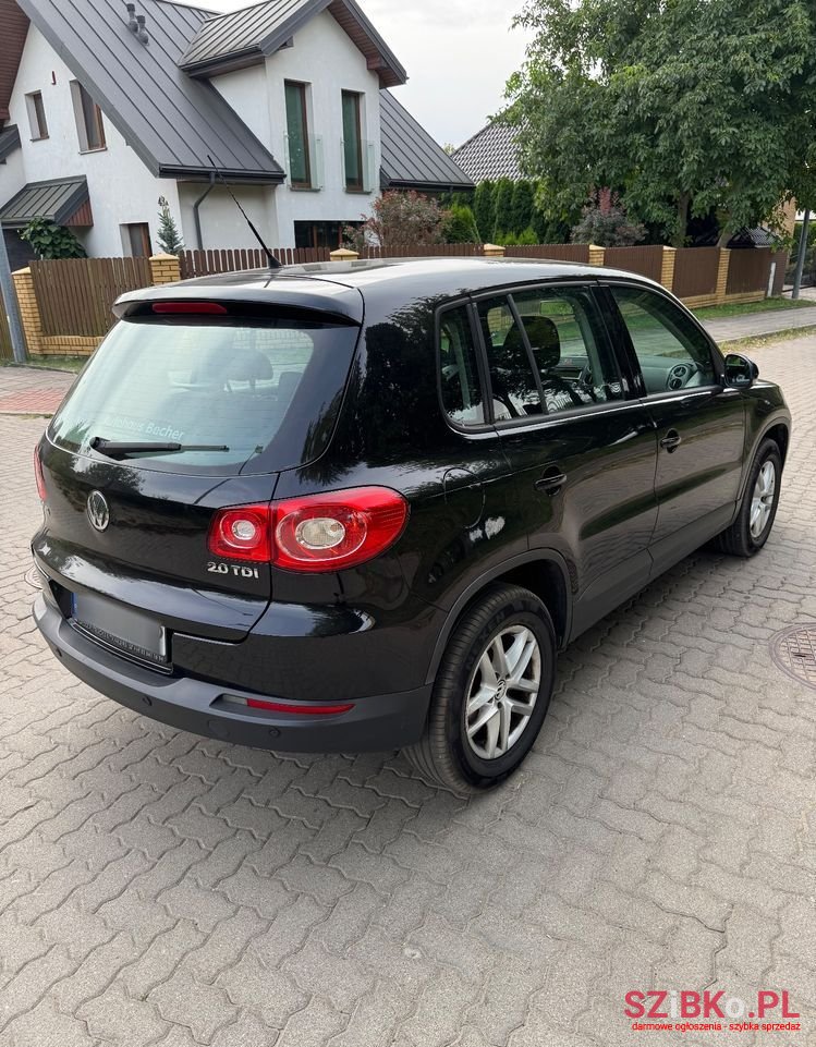 2010' Volkswagen Tiguan photo #3