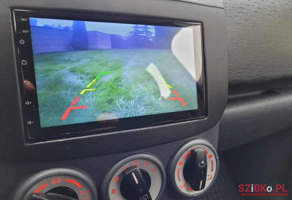 2010' Mitsubishi Colt photo #6